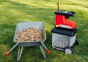 Quel broyeur de végétaux pour faire du paillage ?
